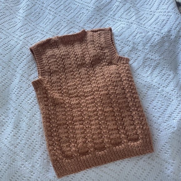 Bundle of knit sweater vests - Picture 7 of 8